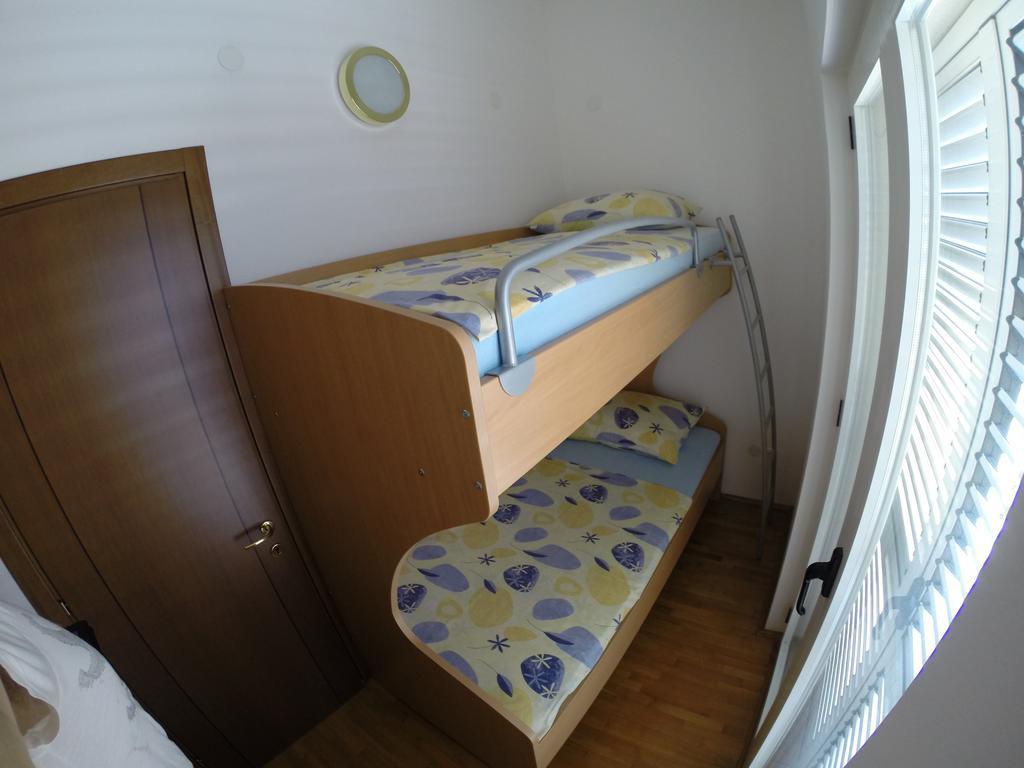 Apartments Romana Slatine Quarto foto