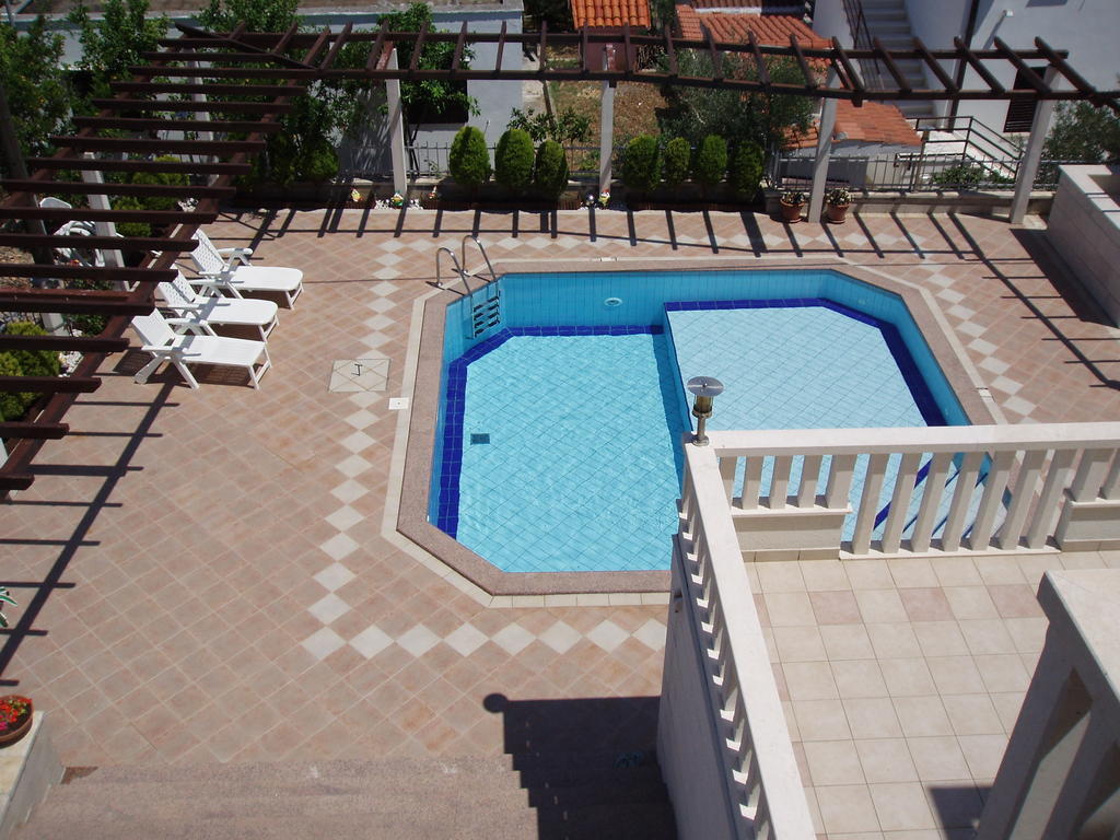 Apartments Romana Slatine Quarto foto