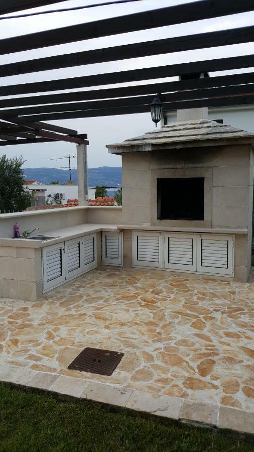 Apartments Romana Slatine Exterior foto